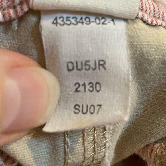 Old Navy Y2K khaki mid rise utility cargo shorts - Picture 8 of 9